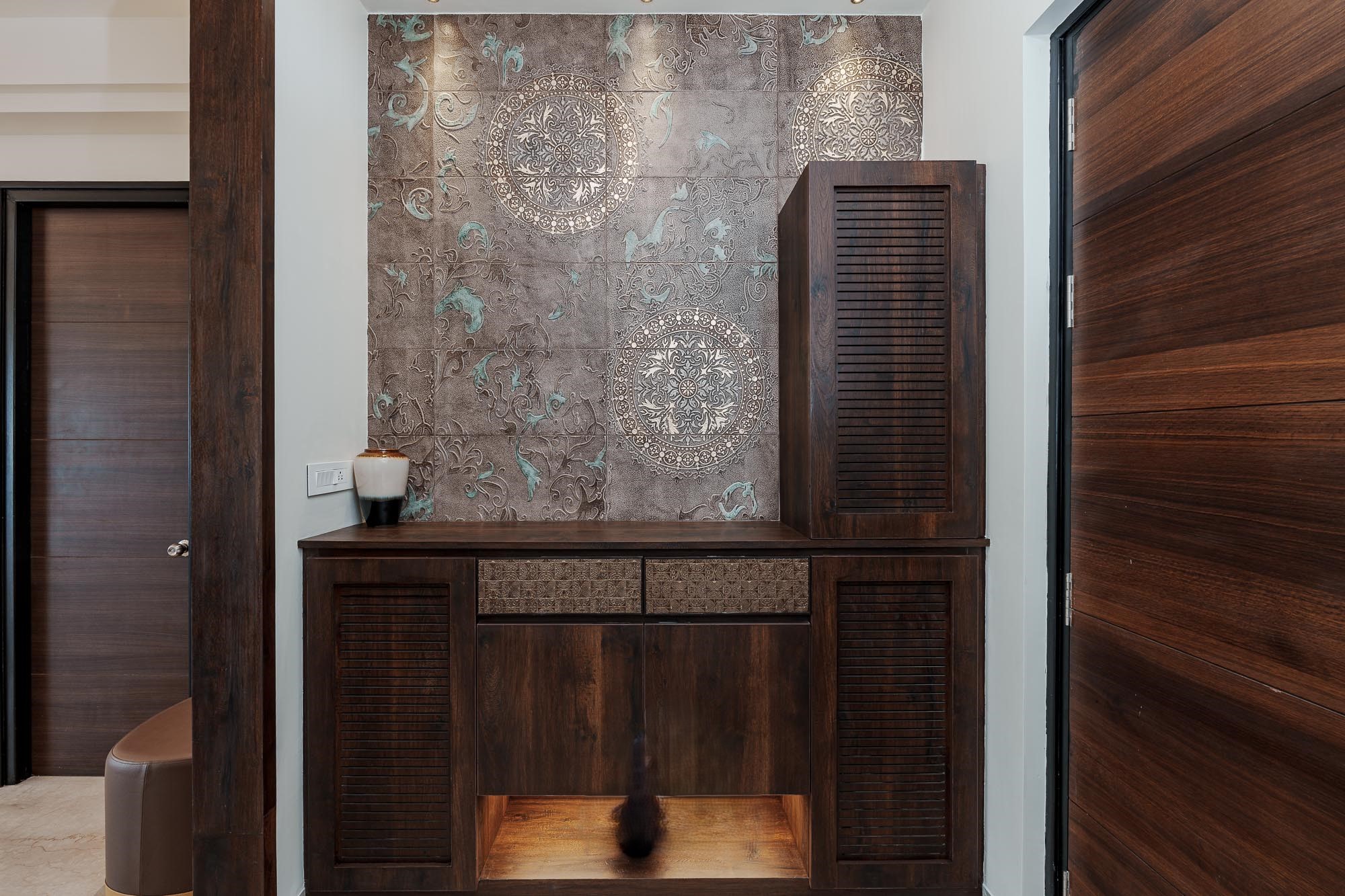 Peninsula Heights interior