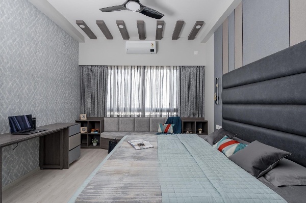 Peninsula Heights interior