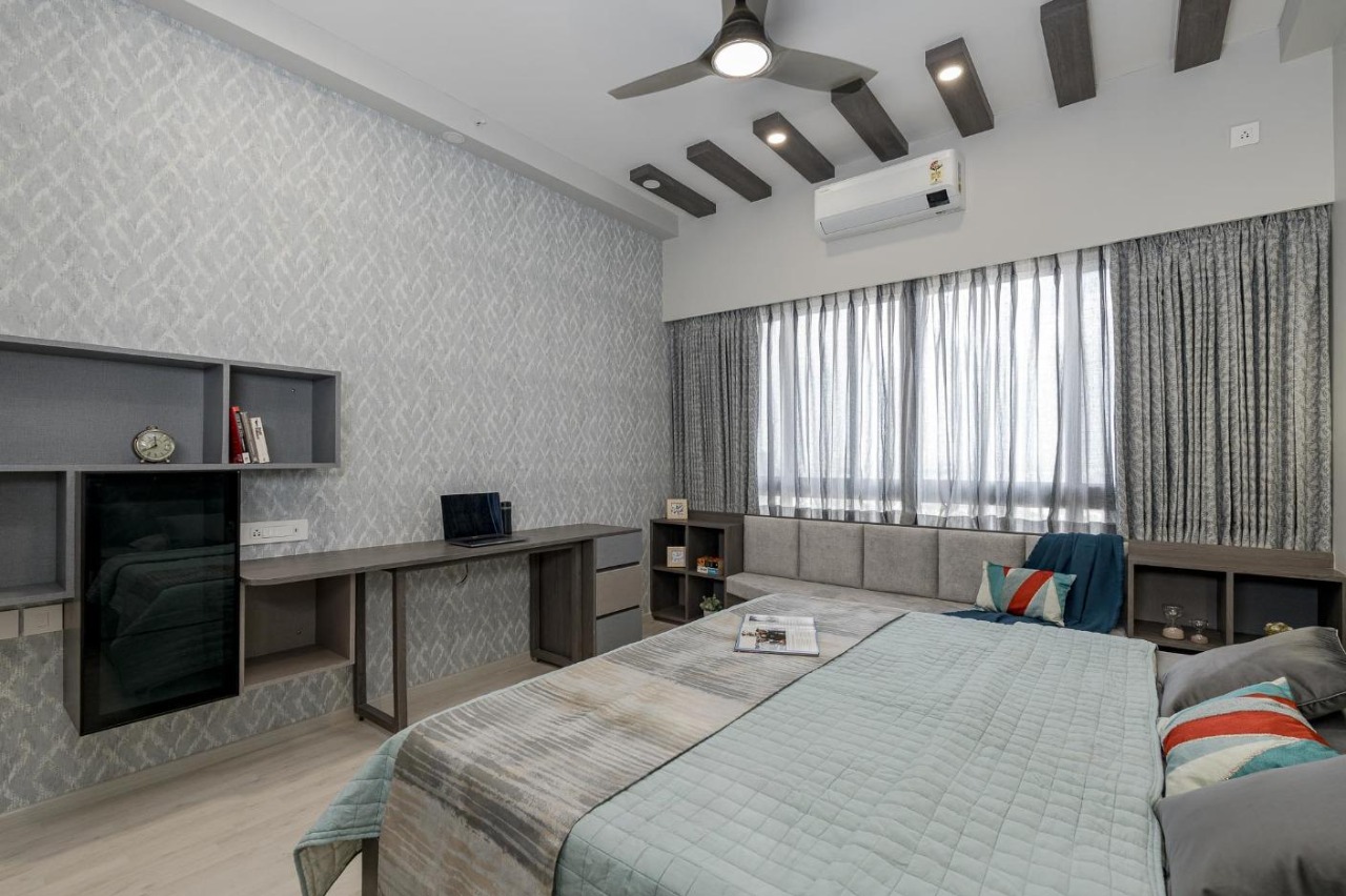 Peninsula Heights interior