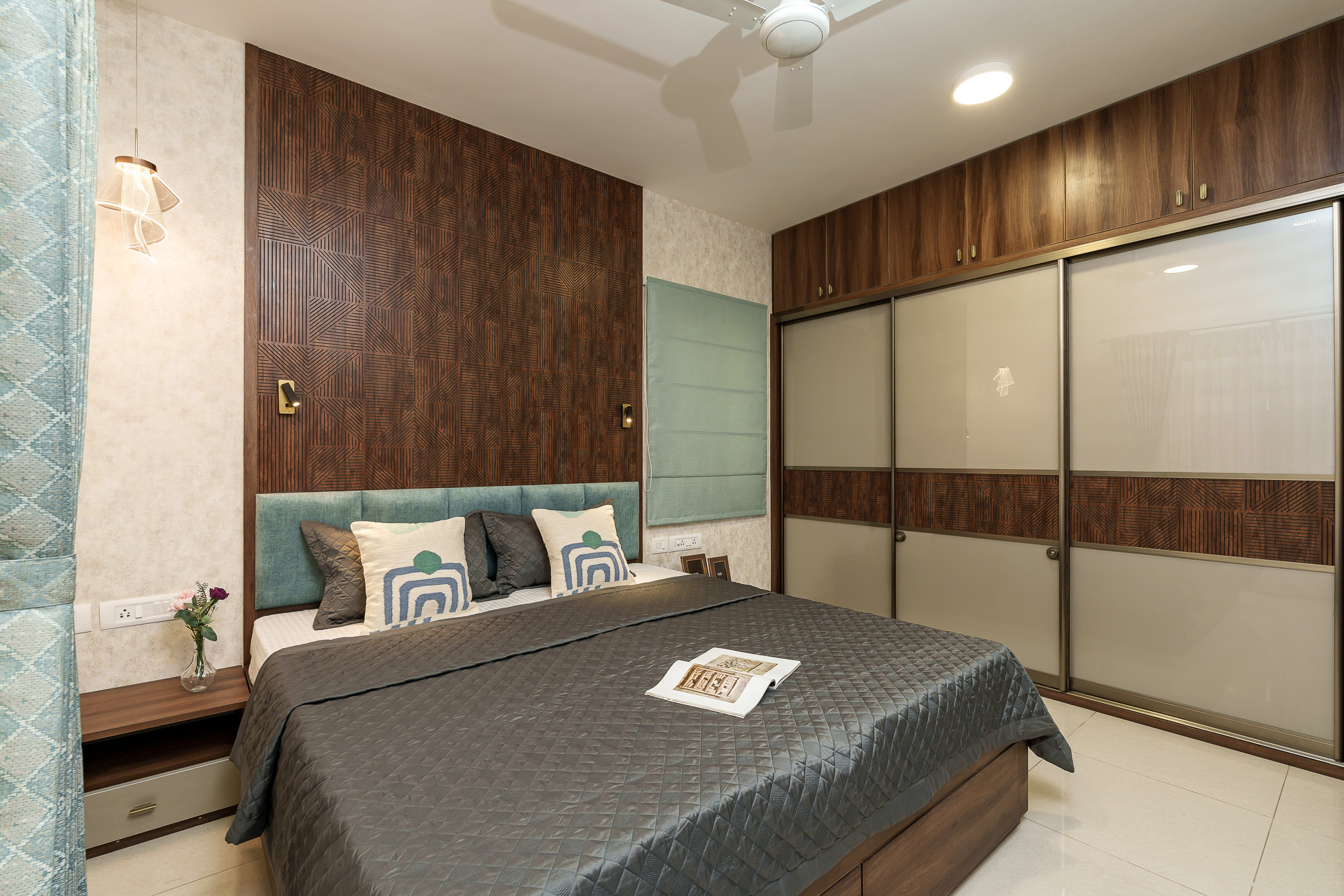 Raja Ritz Classic interior