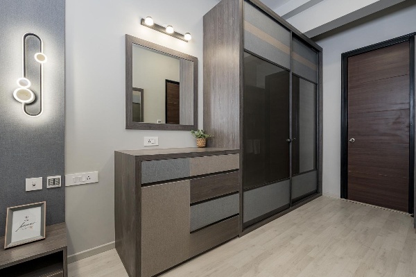 Peninsula Heights interior