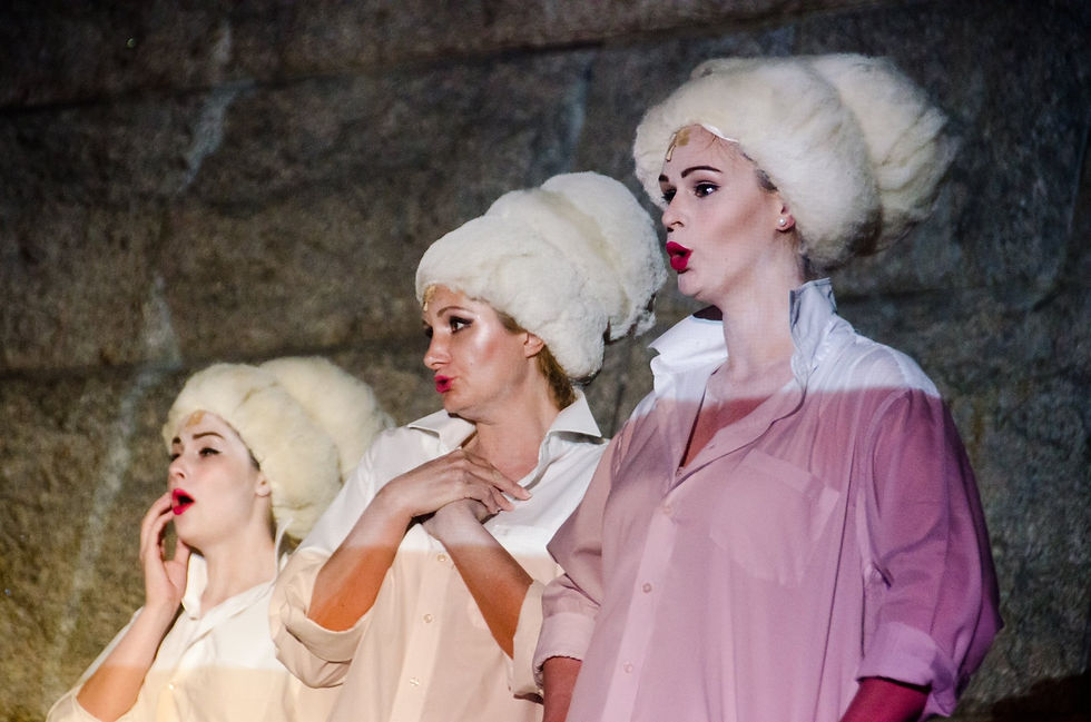 Three dames