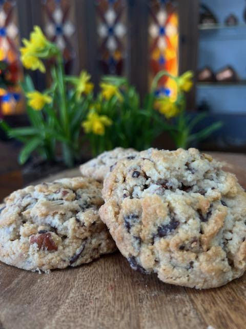 Thumbnail: Pecan chocolate chip cookie (large)