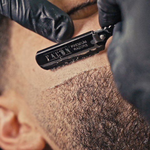 Fade haircut Mississauga – mid fade + sharp lineup finish