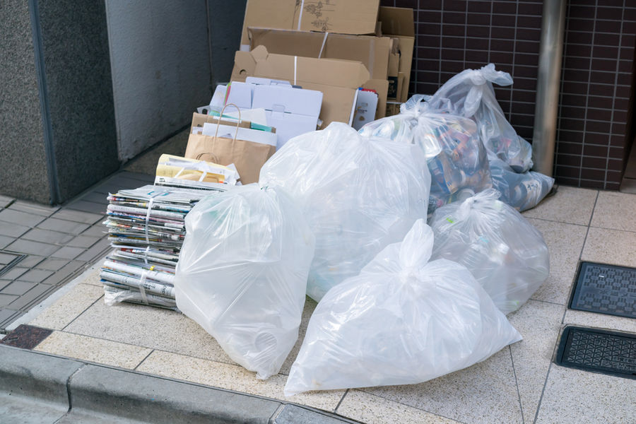 回収前のゴミ袋や段ボール