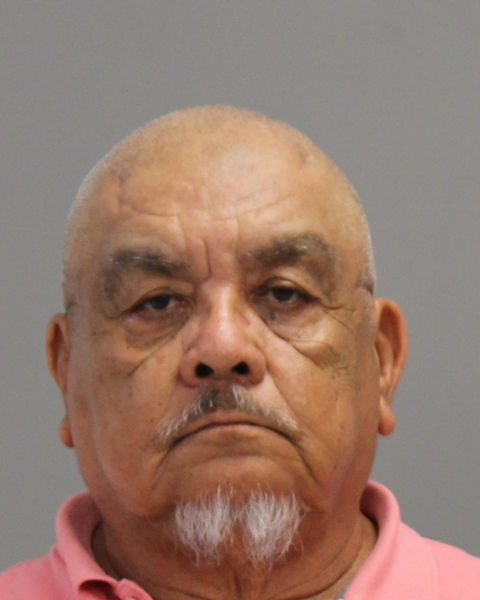 Hombre de 78 años intenta contactarse con niña de 12 años, termina arrestado 