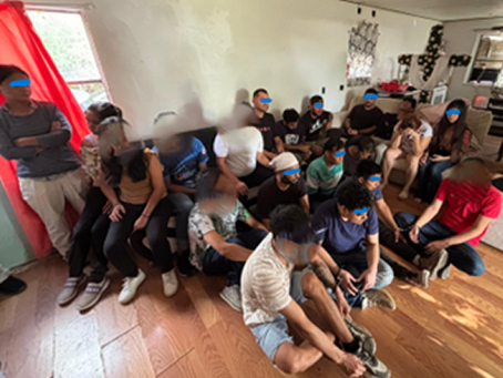'PITAZO': Una llamada y se arrestaron 16 migrantes en una casa de seguridad