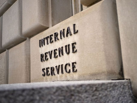 IRS puede compartir datos con ICE para identificar y deportar a indocumentados, dice jueza