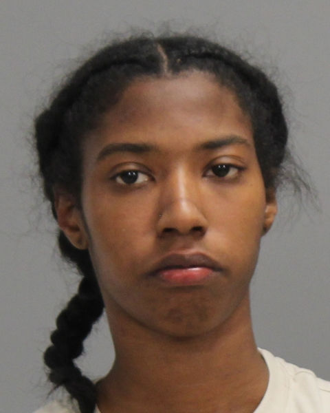 Samone Alberta Jackson, 21 años