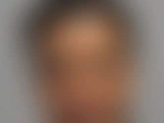 Mujer acusada de estrangular a un hombre en College Station