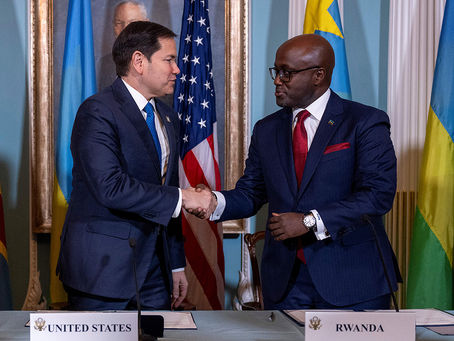 Ruanda confirma conversaciones iniciales para acoger a migrantes deportados por EEUU