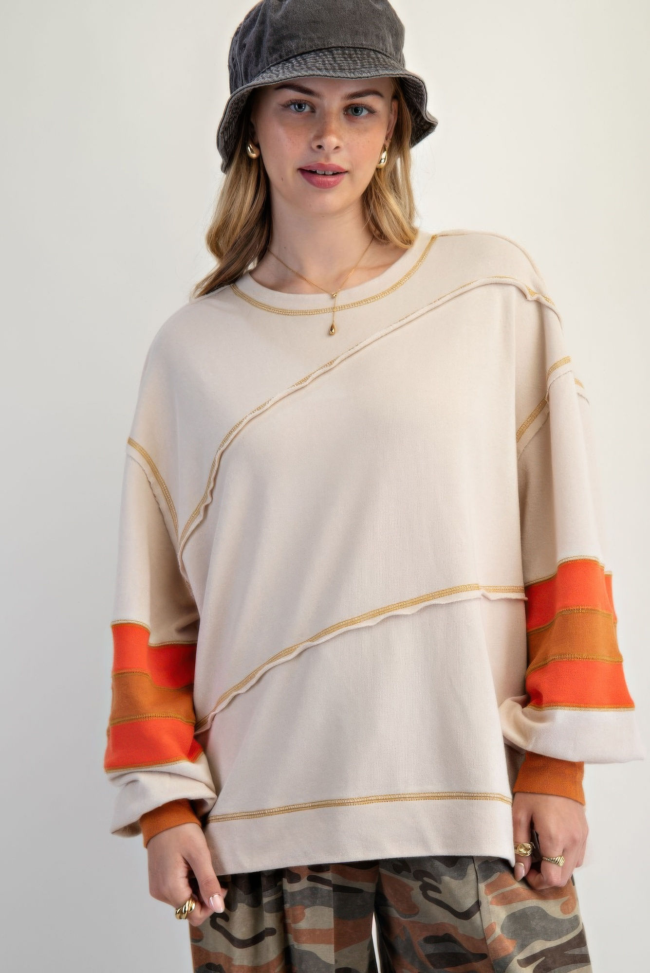 Color Mix Embroidered Washed Pullover