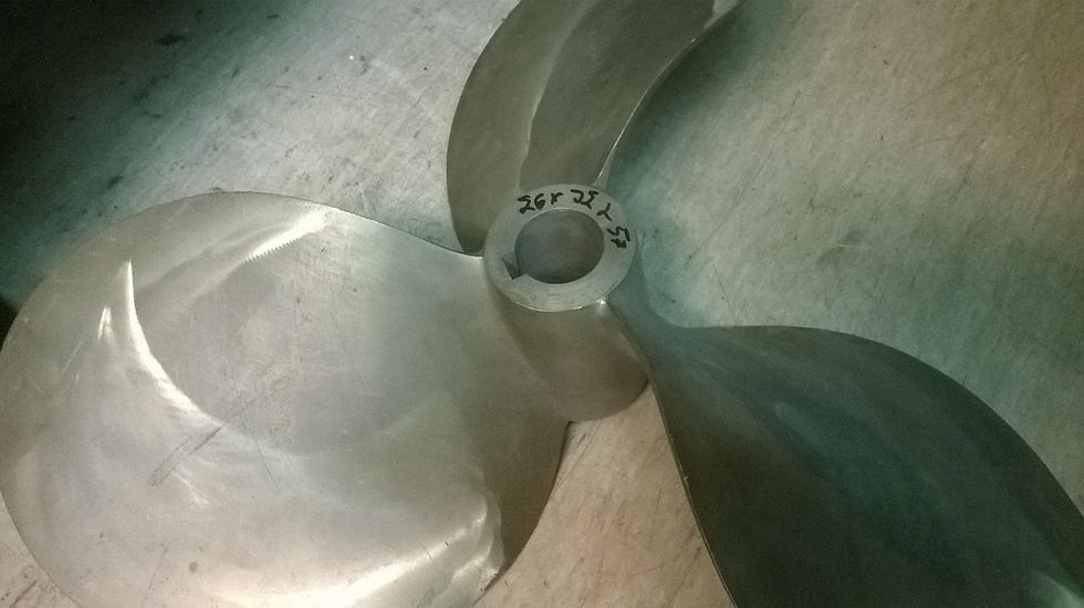 Thumbnail: Käytetyt potkurit 3-lapa LEFT, Begagnade propellrar, Second-Hand Propellers