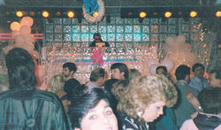 THE YAKETY YAK CAFE with DJ RON NA-N