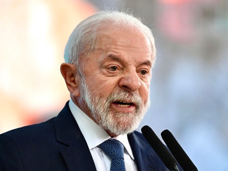 Lula sanciona mudanças na Lei da Ficha Limpa, mas veta dispositivo que reduziria punição para políticos já condenados.