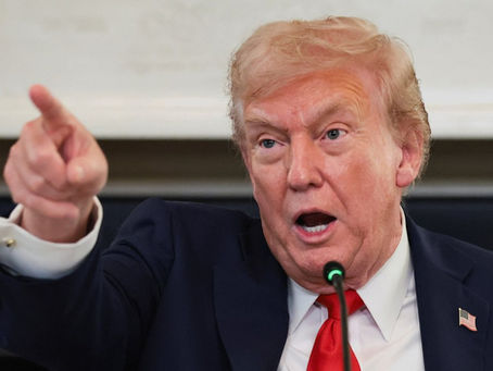 Trump ameaça cancelar encontro e aumentar tarifas contra China, após decisão do governo chinês.