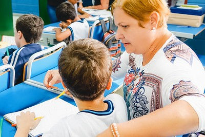 Guarujá abre 168 vagas para concurso nas áreas de Trânsito e Educação.