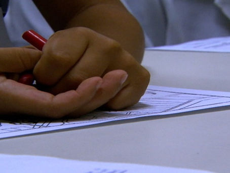 Homem acusado de estuprar enteada de 13 anos é denunciado pela companheira e está foragido