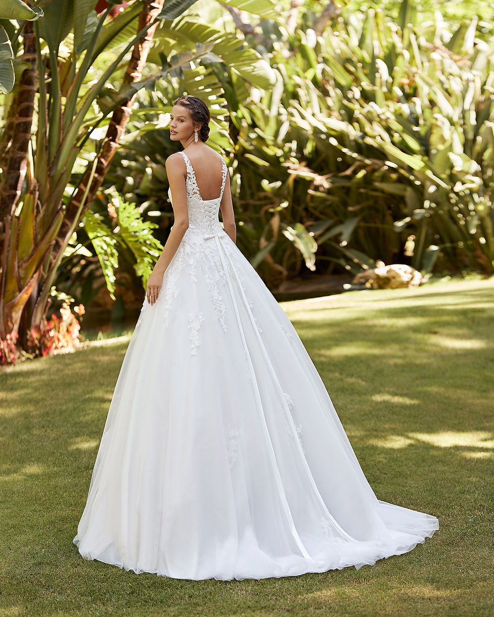 Thumbnail: Adriana Alier Zilia Wedding Dress