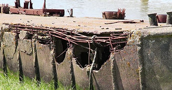 Ferro concrete barge the same as Anne Marie houseboat