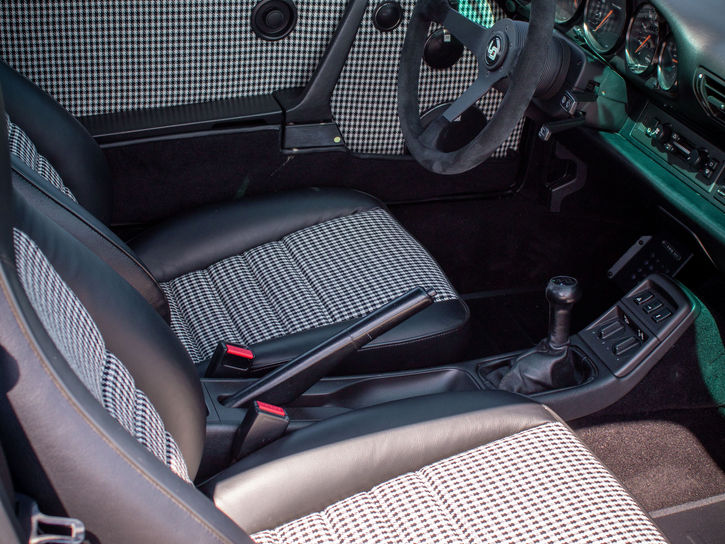 GrandTouring_1990Porsche911 (6).jpg