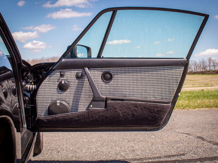 GrandTouring_1990Porsche911 (7).jpg