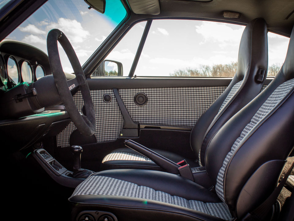 GrandTouring_1990Porsche911 (13).jpg