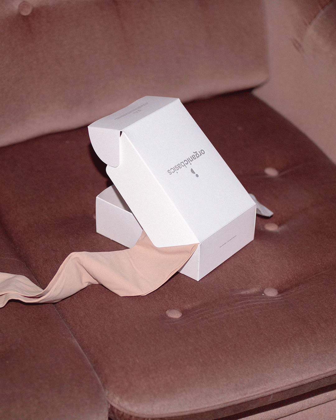 ob_hosiery_beige_final.gif