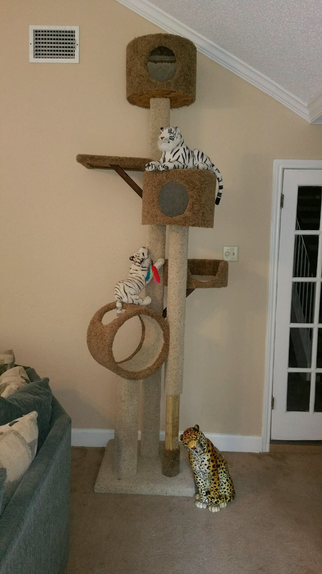 8 foot cat tree