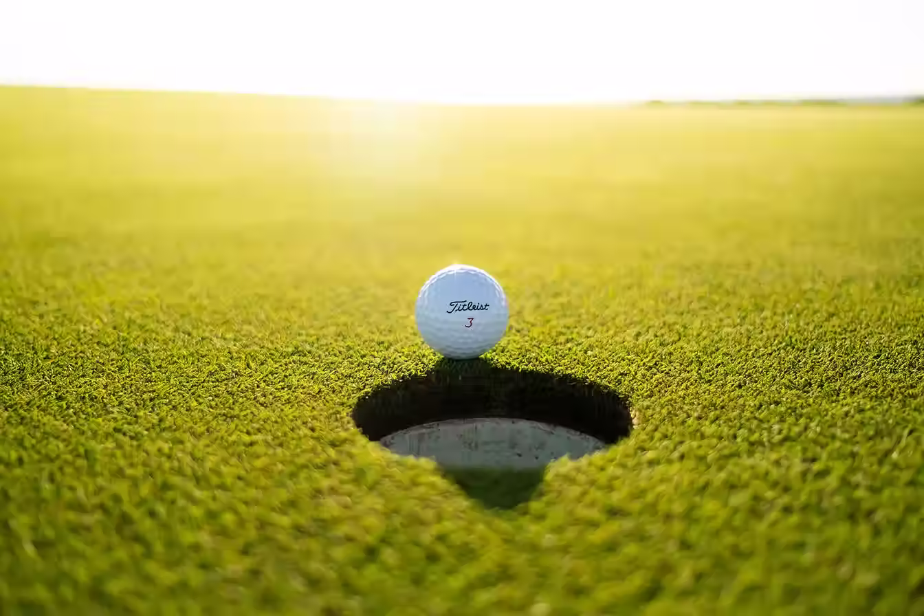 ball on the edge of hole