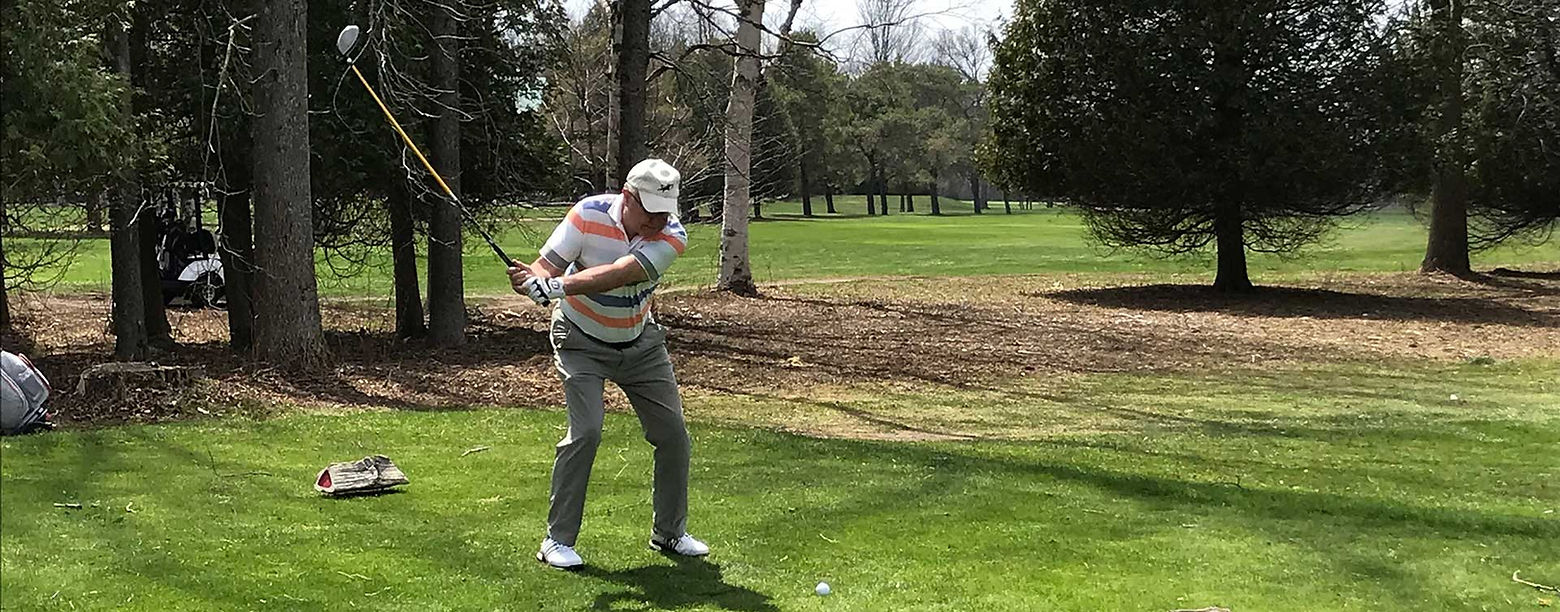 Southampton-Golf-man-golfing