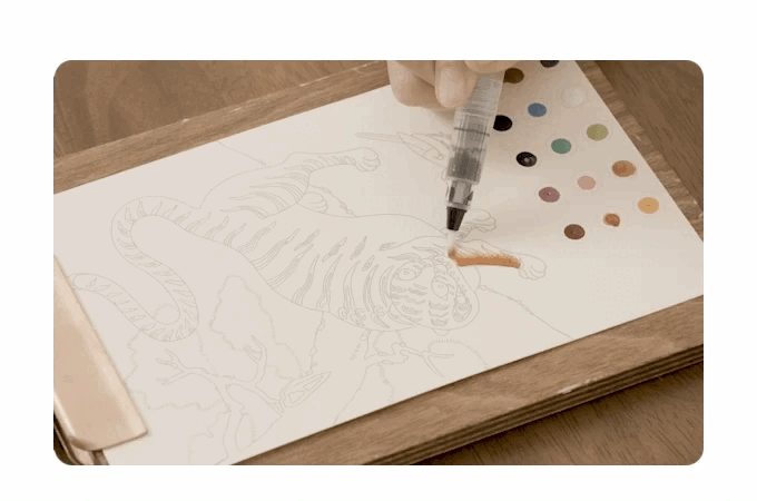 A GIF from Soulpalette's Kickstarter campaign, depicting the all-in-one art kit