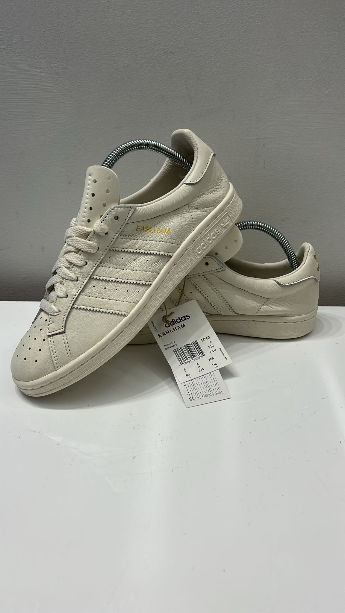 Adidas earlham size 6 new 