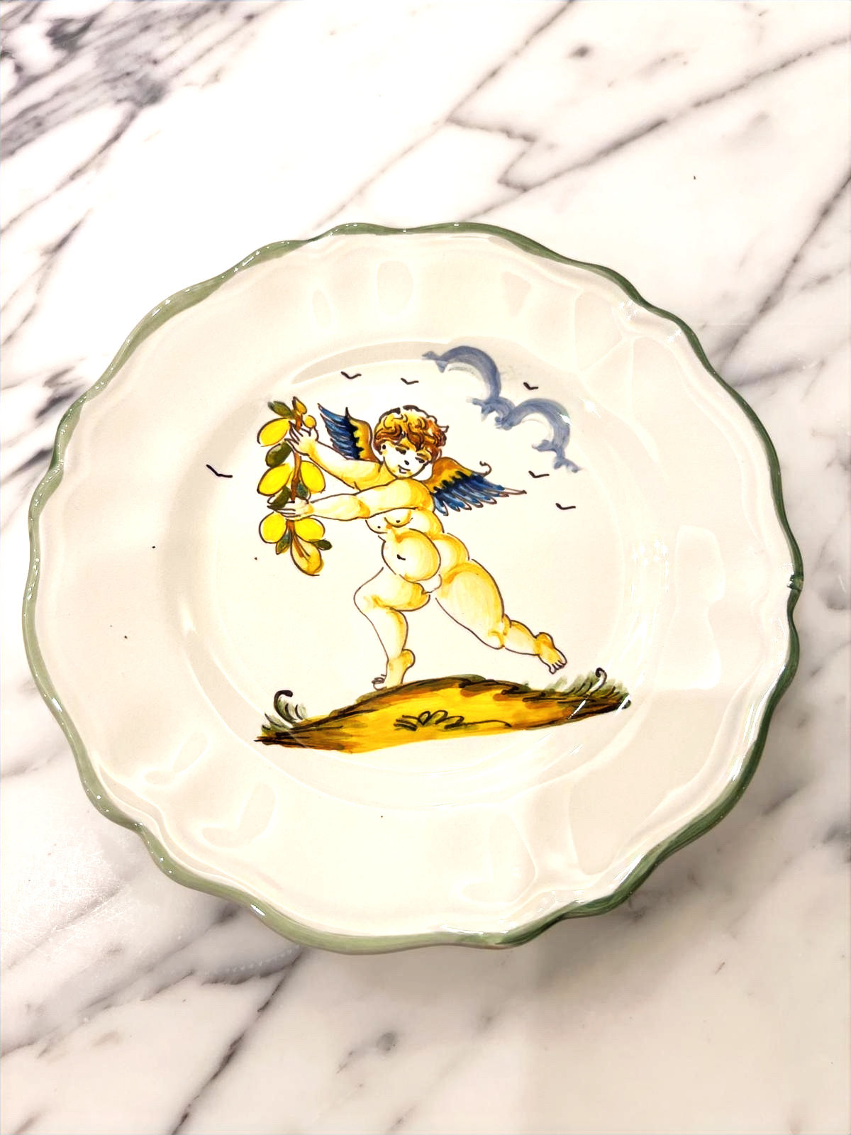 PLATE CM 22 WITH PUTTO HAND PAINT