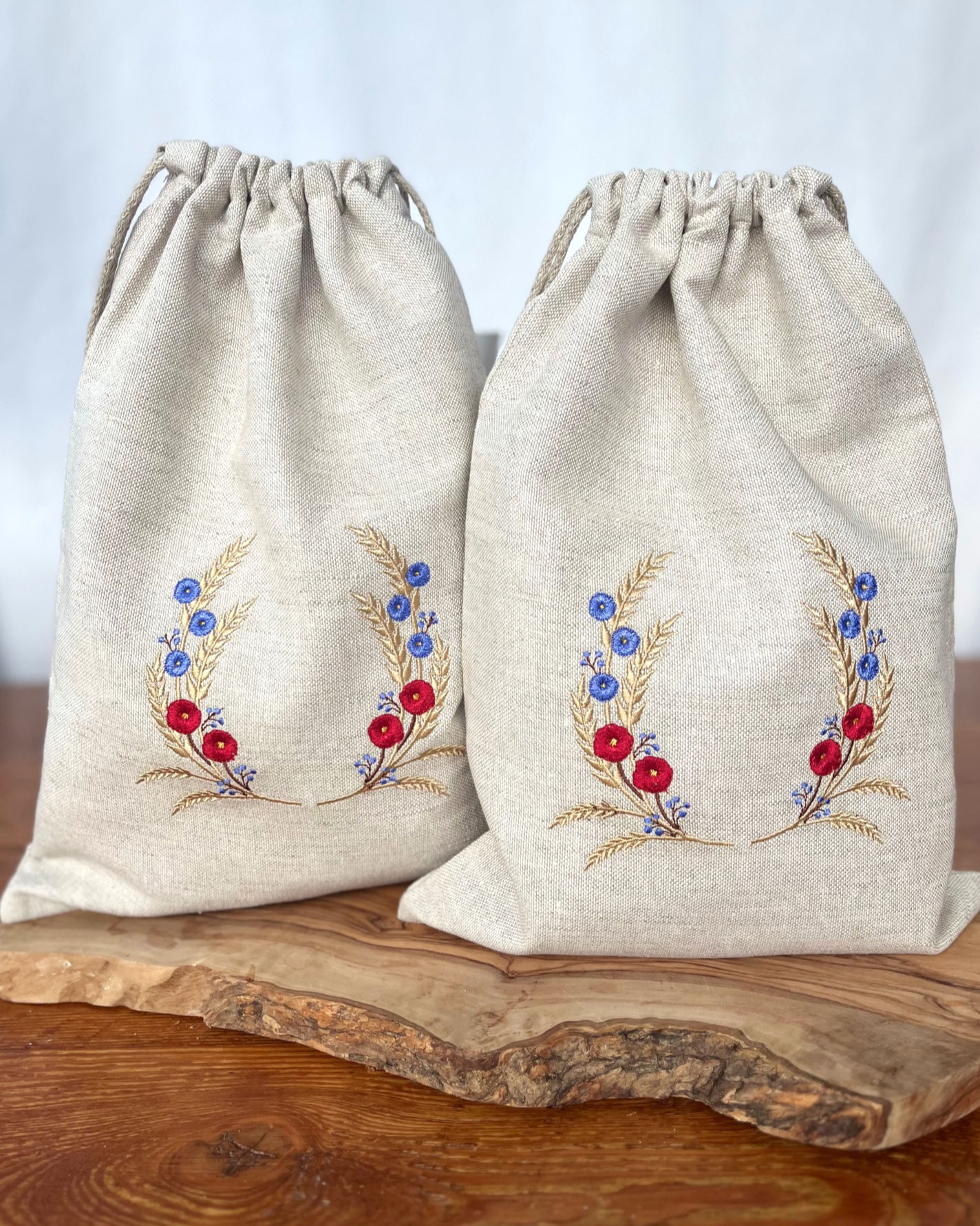 Brödpåsar i linne med brodyr