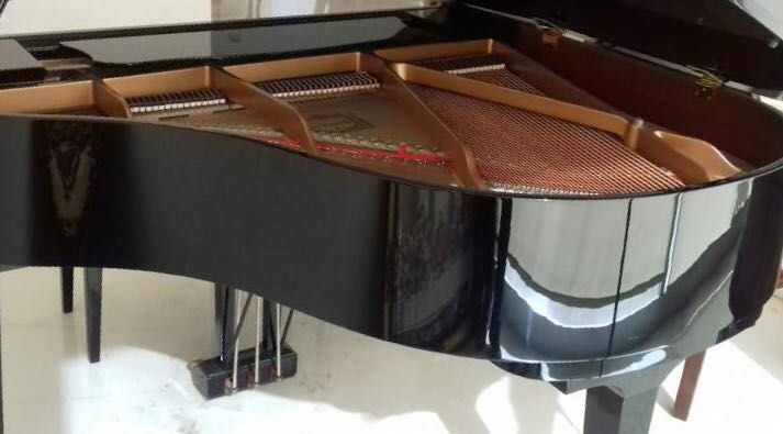 Piano de 1_4 de cola Yamaha