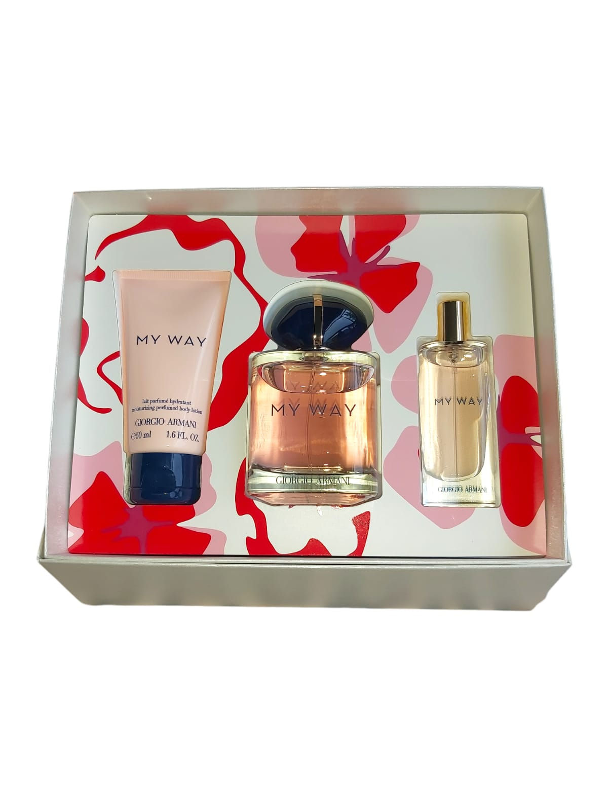Set de 3 piezas de My Way de Giorgio Armani, incluye perfume, crema para el cuerpo y replica con diseño elegante