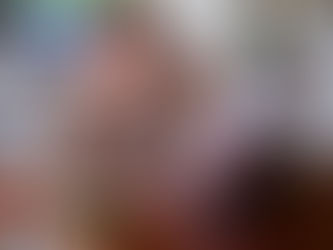 Étudiant motivé travaillant pour réussir sa formation en ligne.