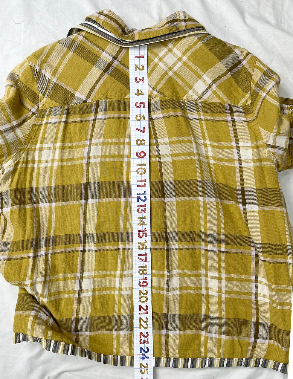 Thumbnail: Medium Gold 3/4 sleeve shirt