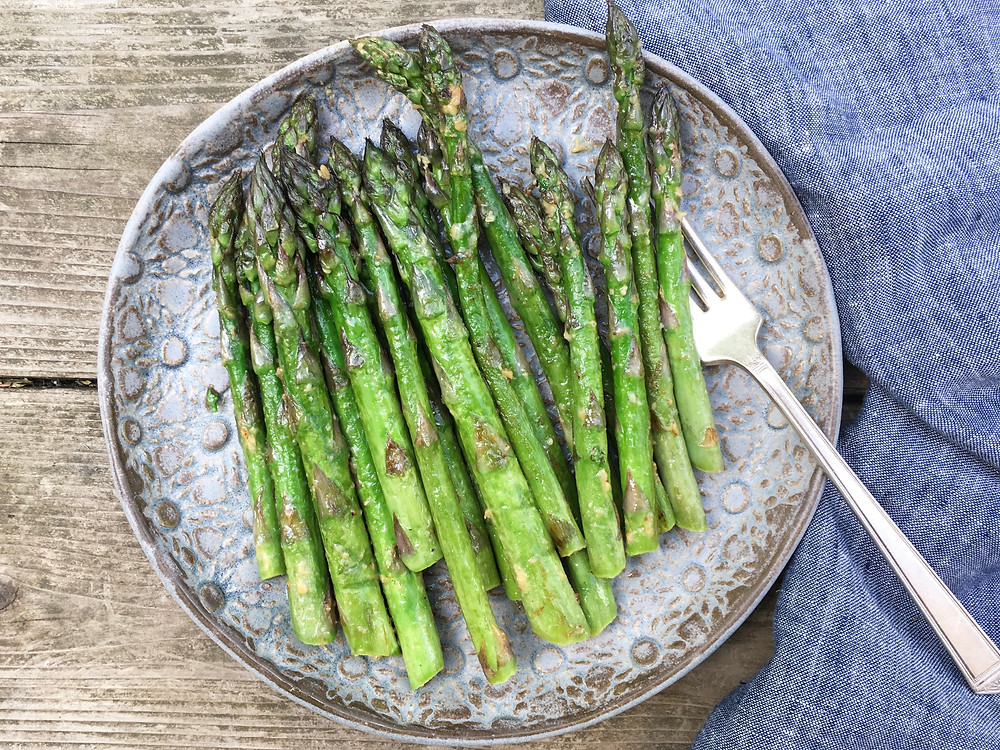 asparagus on a plate