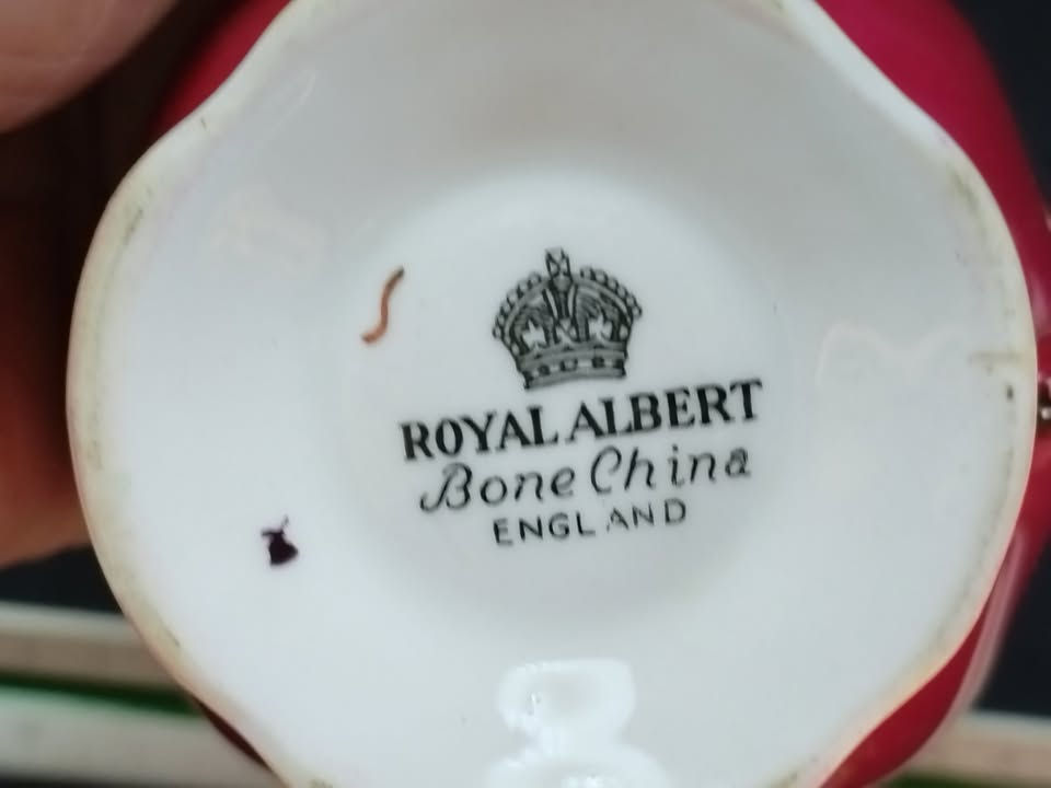 Thumbnail: Crockery - Teacup