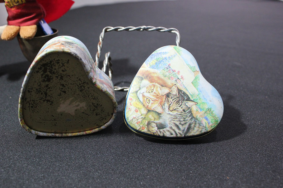 Thumbnail: Small Heart Metal Box with Cats