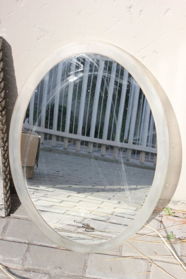 MIRROR WALL HANGING TOUCH LIGHT ON MIRROR CLEANED AND TESTED READ BELOW