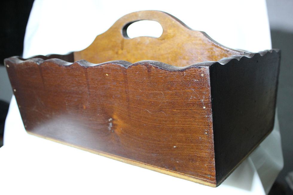 Thumbnail: Imbuia Magazine Case with Handle