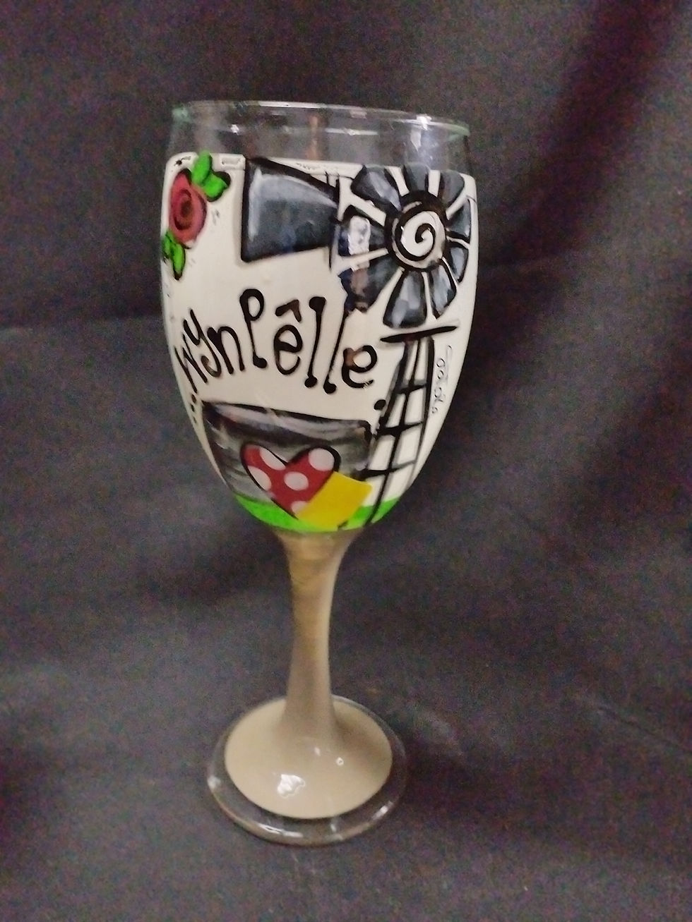 Thumbnail: Wine glasses - Wynpelle