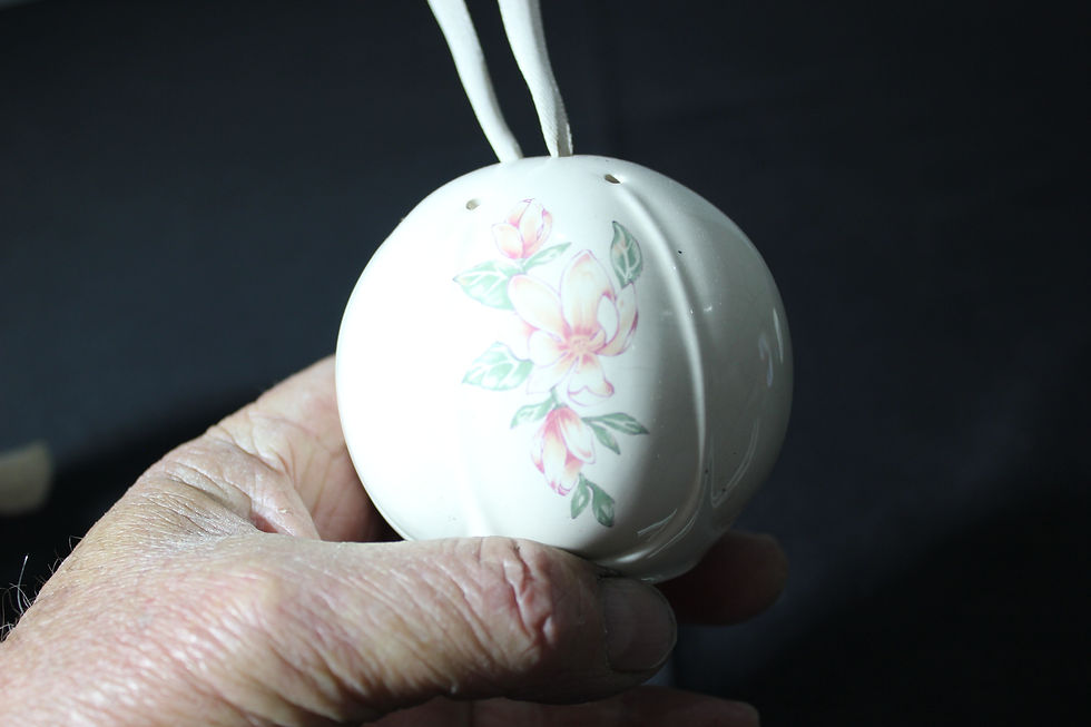 Thumbnail: Pomander Potpourri Satchet Ball Ornament