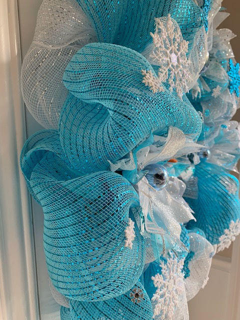 Thumbnail: Olaf Holiday mesh wreath