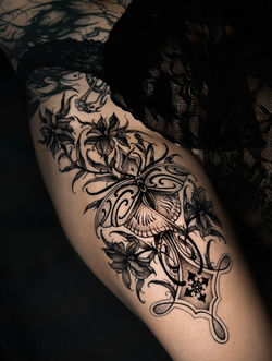 4B04D2DD-71DD-4A7A-A0A5-4A46C27D4E01 - Louise Amott