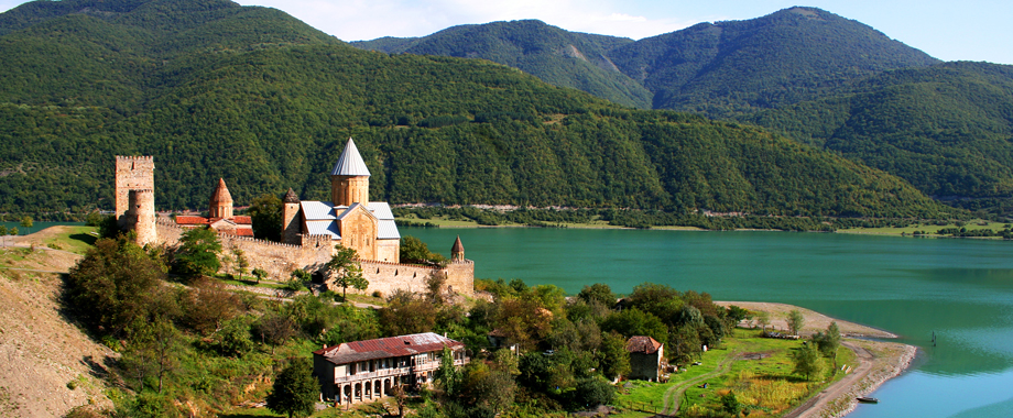 Ananuri Fortress