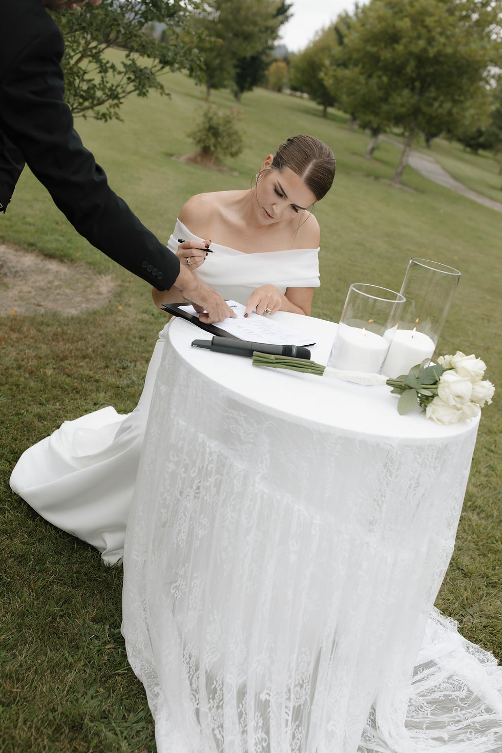 Thumbnail: Lace Drop ruffle Cloth